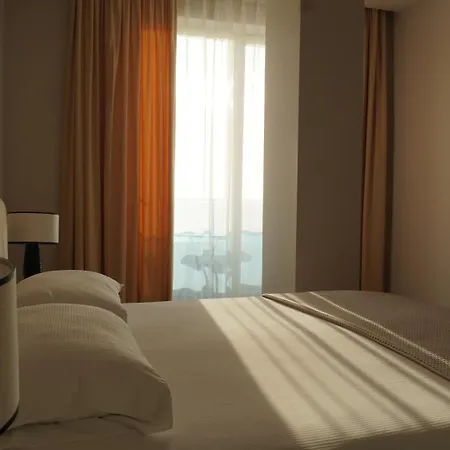 Miami Ii 4* גולם