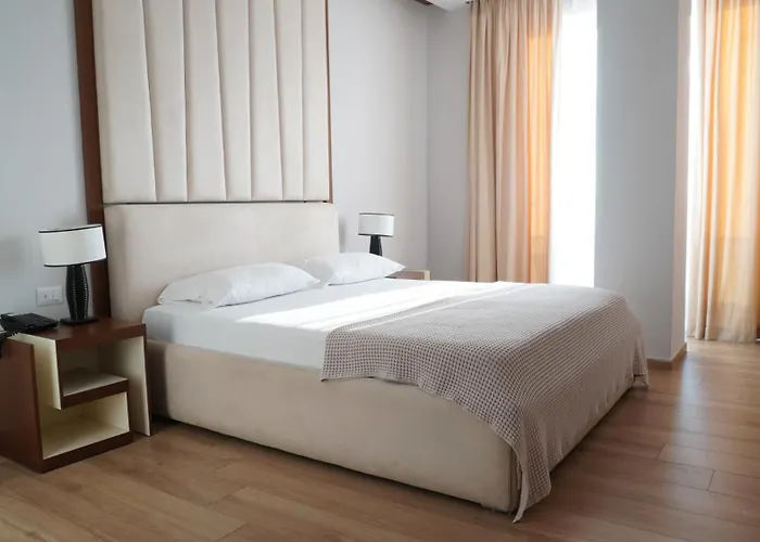 Hotell Miami Ii Golem (Tirana)