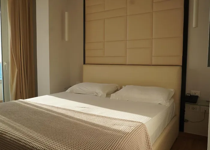 Miami Ii Hotell Golem (Tirana)